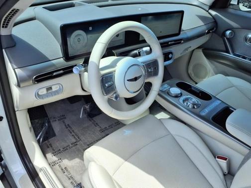 2024 Genesis GV60 Standard