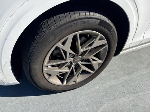 2022 Genesis GV70 2.5T