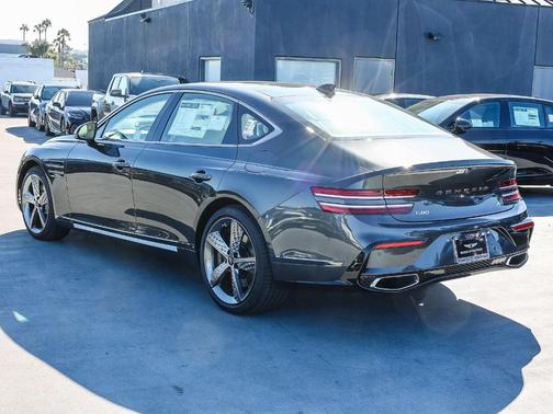 Makalu Gray 2026 Genesis G80 2.5T