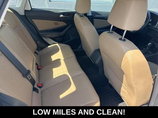 Pure White 2019 Volkswagen Jetta 1.4T SEL