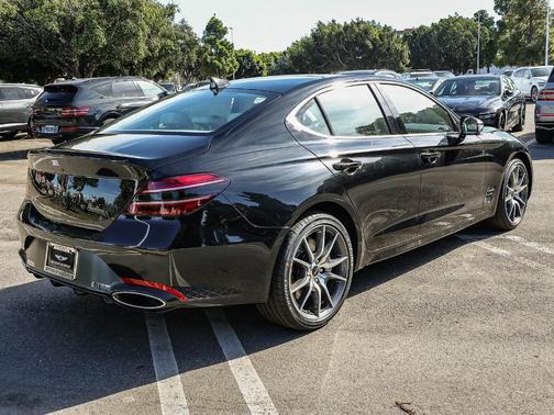 Vik Black 2026 Genesis G70 2.5T Prestige