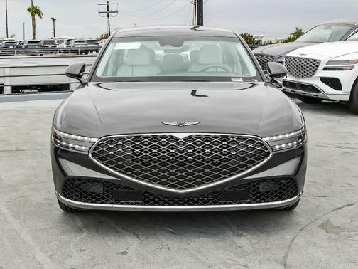 Makalu Gray 2026 Genesis G90 3.5T e-SC