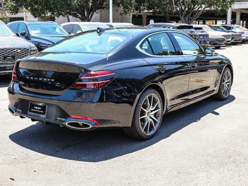 Vik Black 2026 Genesis G70 2.5T Prestige