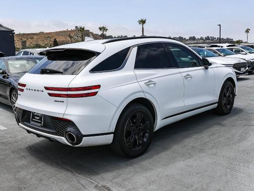 White 2022 Genesis GV70 3.5T Sport