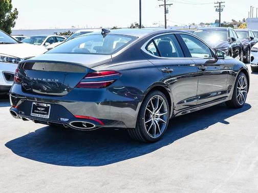 Makalu Gray 2026 Genesis G70 2.5T Prestige
