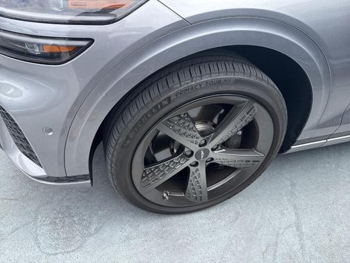 Savile Silver 2023 Genesis GV70 2.5T