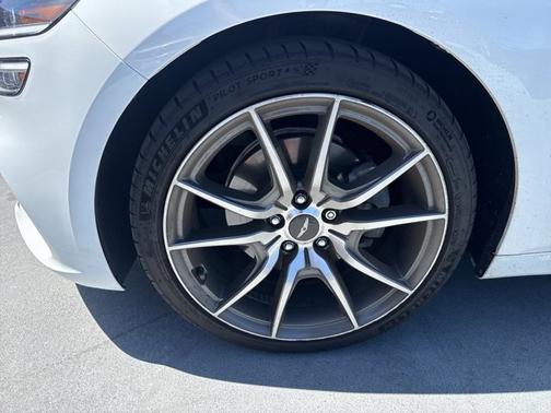 2022 Genesis G70 2.0T
