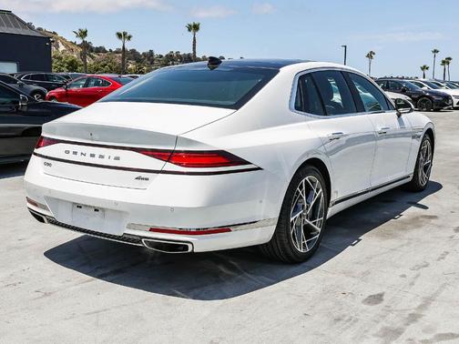 Uyuni White 2023 Genesis G90 3.5T