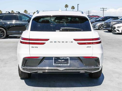 Uyuni White 2026 Genesis GV70 2.5T Select