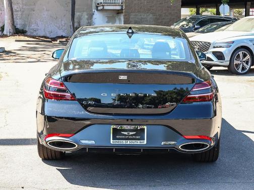 Vik Black 2026 Genesis G70 2.5T Prestige