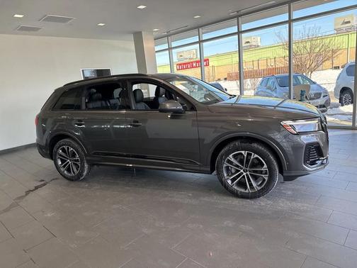 2026 Audi Q7 45 Premium