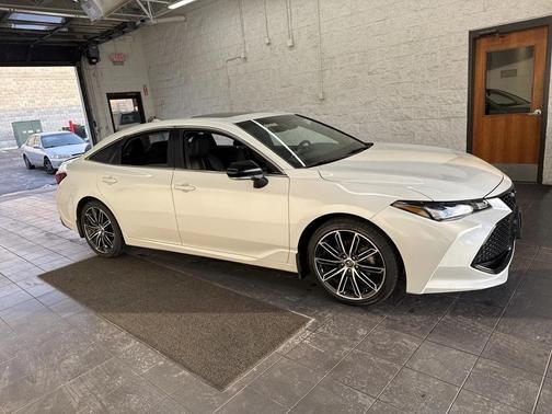2020 Toyota Avalon XSE