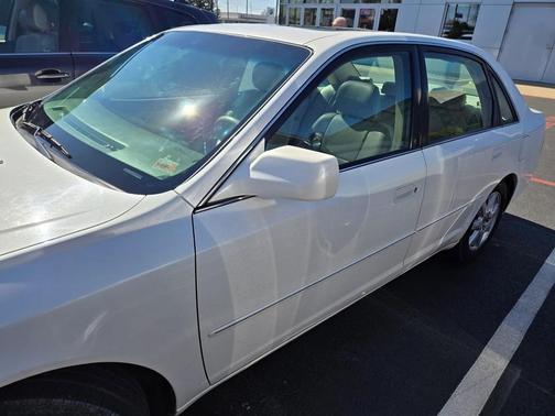 2000 Toyota Avalon XLS