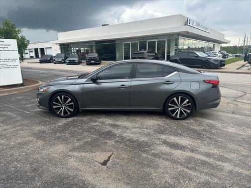 2020 Nissan Altima SR FWD