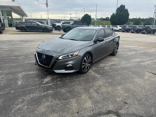 2020 Nissan Altima SR FWD