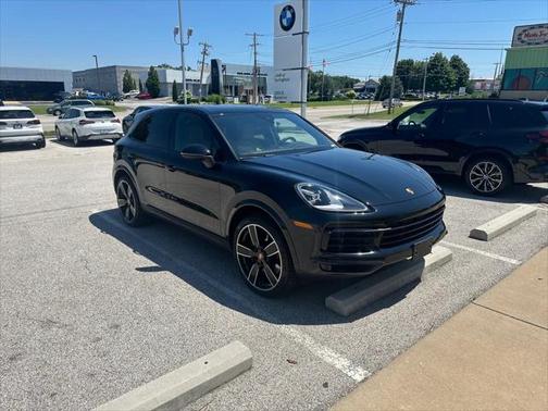 2022 Porsche Cayenne Base