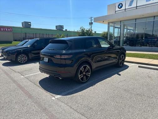 2022 Porsche Cayenne Base