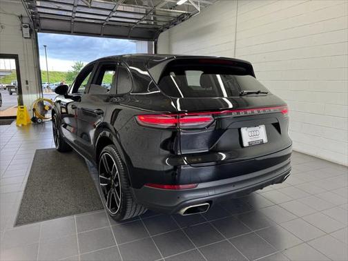 2022 Porsche Cayenne Base