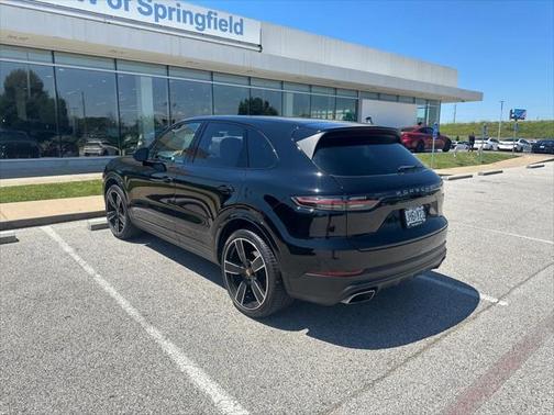 2022 Porsche Cayenne Base