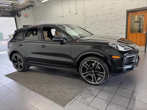2022 Porsche Cayenne Base