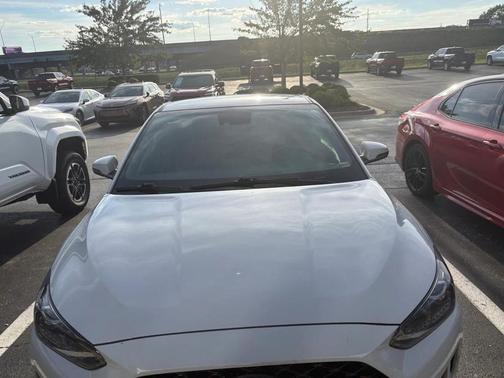 2020 Hyundai Veloster Base