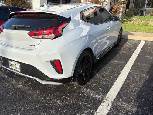 2020 Hyundai Veloster Base