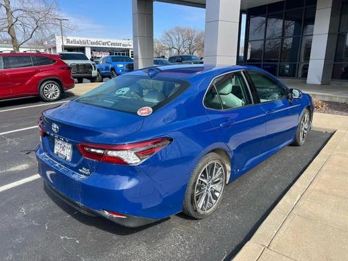 2023 Toyota Camry Hybrid XLE