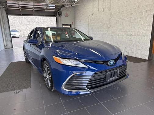 2023 Toyota Camry Hybrid XLE