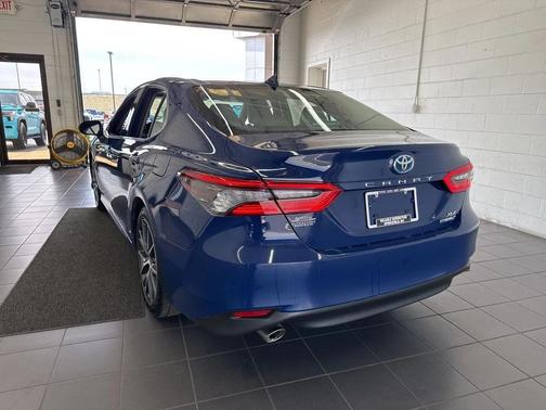 2023 Toyota Camry Hybrid XLE