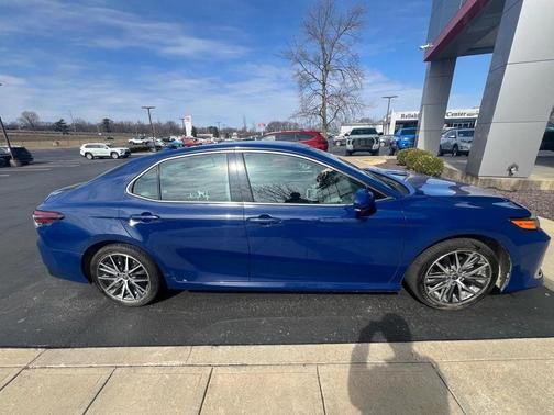 2023 Toyota Camry Hybrid XLE