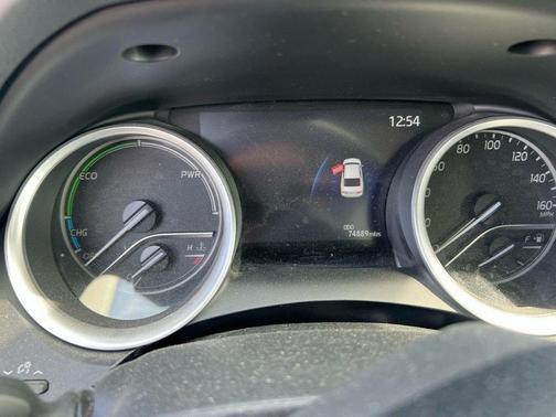 2023 Toyota Camry Hybrid XLE