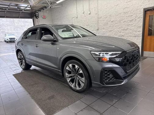 2025 Audi Q8 55 Premium Plus