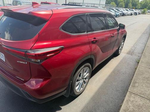 Pearl 2023 Toyota Highlander Hybrid Limited