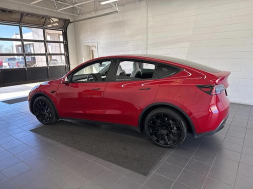 2022 Tesla Model Y Long Range Dual Motor All-Wheel Drive
