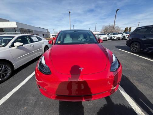 2022 Tesla Model Y Long Range Dual Motor All-Wheel Drive