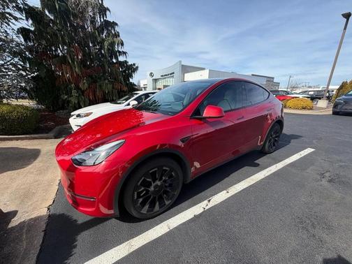 2022 Tesla Model Y Long Range Dual Motor All-Wheel Drive