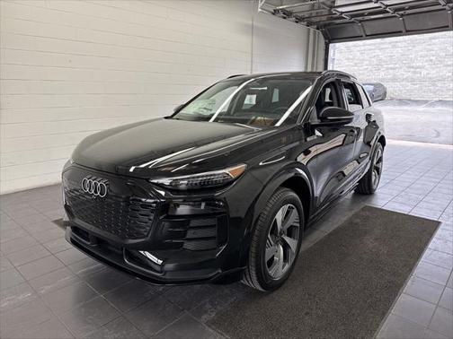 2025 Audi Q6 e-tron Premium Plus quattro