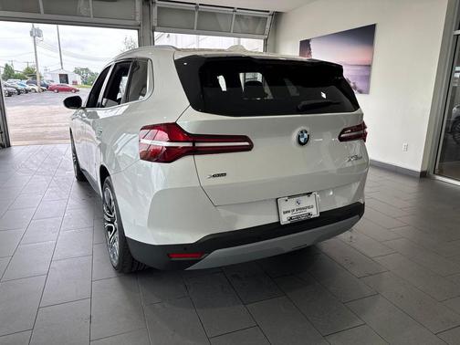 Mineral White Metallic 2026 BMW X3 30 xDrive