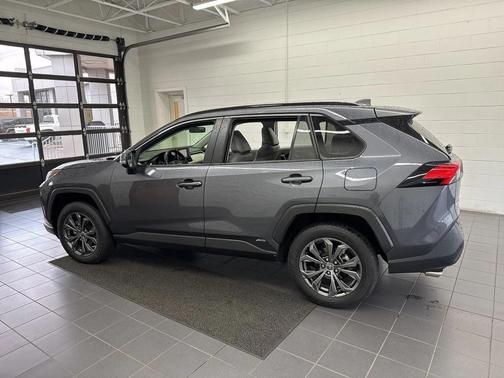 2022 Toyota RAV4 Hybrid XLE Premium