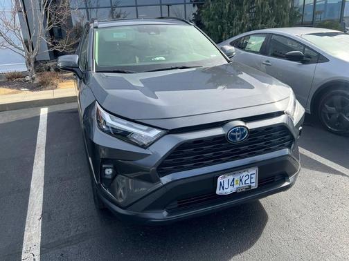 2022 Toyota RAV4 Hybrid XLE Premium