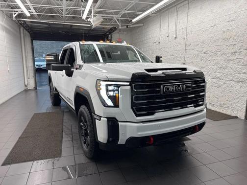 2025 GMC Sierra 2500 AT4