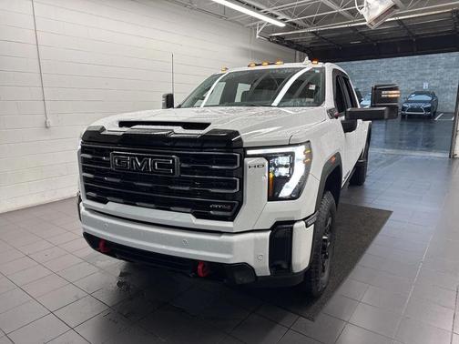 2025 GMC Sierra 2500 AT4