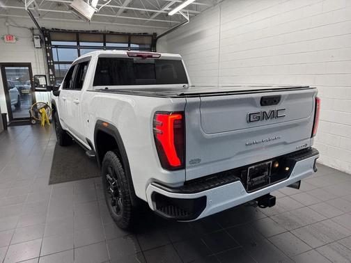2025 GMC Sierra 2500 AT4