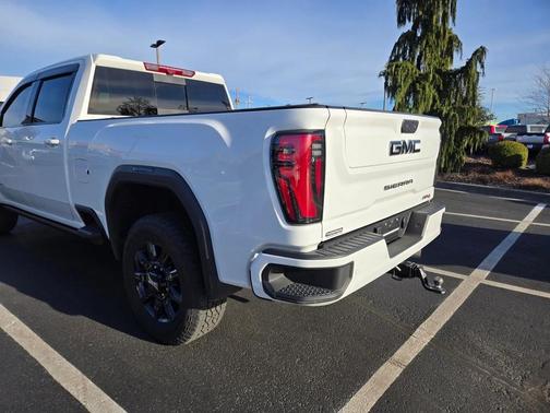 2025 GMC Sierra 2500 AT4