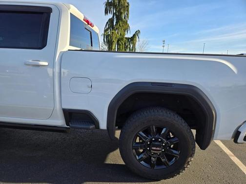 2025 GMC Sierra 2500 AT4