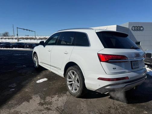 2025 Audi Q7 55 Premium Plus