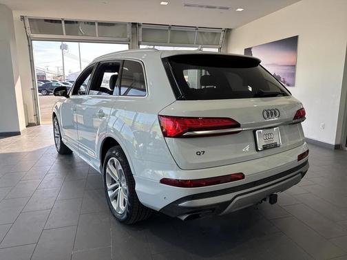 2025 Audi Q7 55 Premium Plus