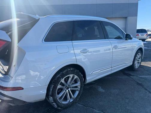 2025 Audi Q7 55 Premium Plus