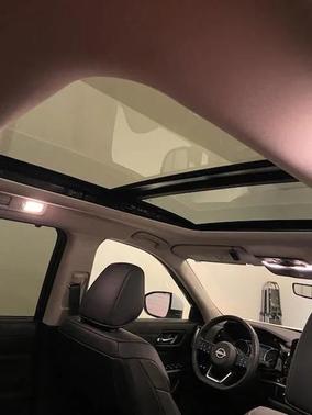 2025 Nissan Pathfinder SL 4WD