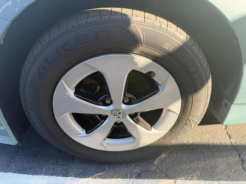 2012 Toyota Prius Two